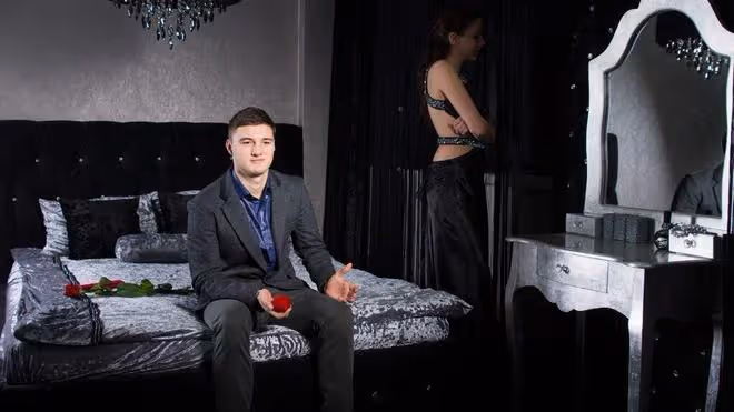 丈夫去世後，他的手機突然響了起來，電話里傳出一個女人的聲音