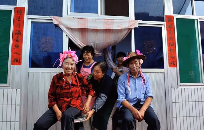 不行跪拜之禮不行，婆婆婚禮上的當場離開，讓她後悔一輩子