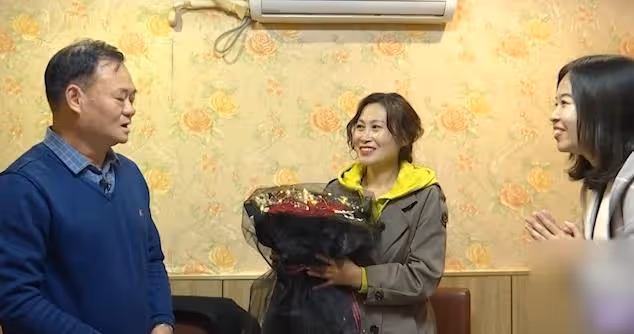 55歲大姐風韻猶存，相親男子李某，大姐：你能滿足我的要求嗎