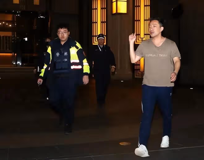 汪小菲衝進警局報警：我實名舉報徐熙媛長期濫用藥物