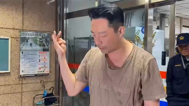 汪小菲衝進警局報警：我實名舉報徐熙媛長期濫用藥物