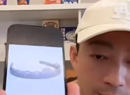 汪小菲與大S撕破臉爽到Mandy 　直播揚言買鑽石皇冠及項鍊寵新歡