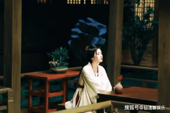 《花間令》中換臉術揭秘,上官芷、楊採薇身份大互換!