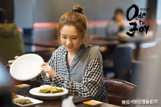 《歡樂頌5》何憫鴻成工作室一把手,漲粉3000萬逆襲網紅編劇,買下2201