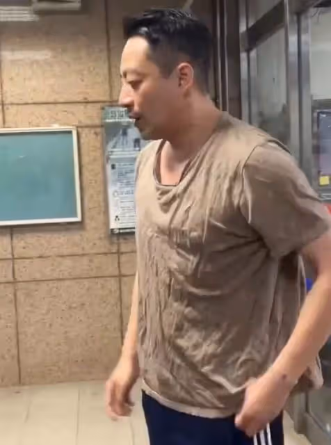 汪小菲沖警局舉報大S長期濫用藥物!非法拘禁孩子,失控畫面曝光