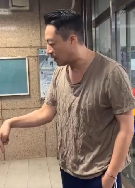 汪小菲沖警局舉報大S長期濫用藥物!非法拘禁孩子,失控畫面曝光