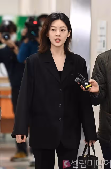 韓國知名女星現狀公開，她靠兼職教授表演課程謀生，渴望重新復出