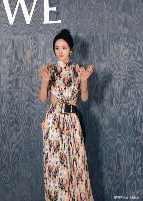 上海時尚活動：奚夢瑤貴婦范十足，袁泉氣場大開，楊冪白到發光