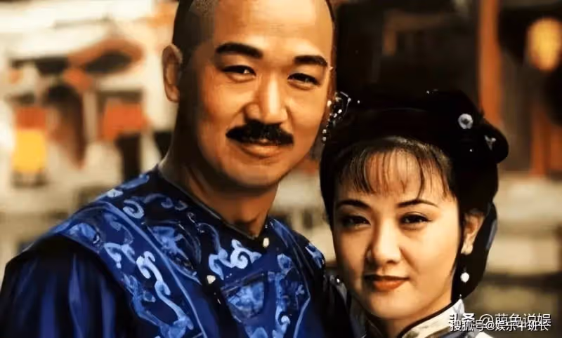 69歲張國立深圳爬山被偶遇，頭髮鬍鬚花白，與路人熱情招呼好親切