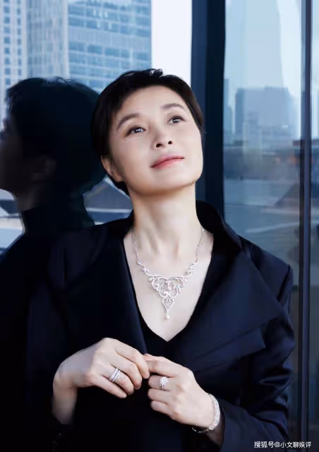 氣質美人和性感美人區別？51歲吳越對比34歲於文文，差別一目了然