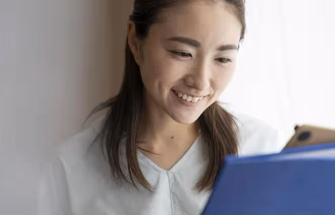 故事：女秘書總是故意為難我，跟她一起出差後，我卻走上人生巔峰