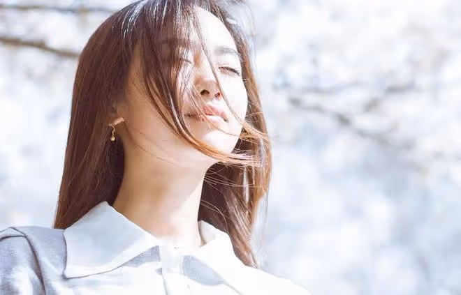 情感故事:到南京出差,女領導溫柔待我,與她發生一場另類情緣