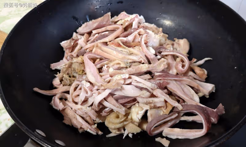臘月吃它勝過牛羊肉,一年也就吃一次,再貴也要捨得,營養又解饞