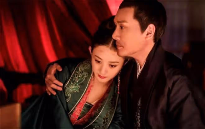 妻子的微信聊天記錄，警醒了丈夫：你們不許再欺負我的女人