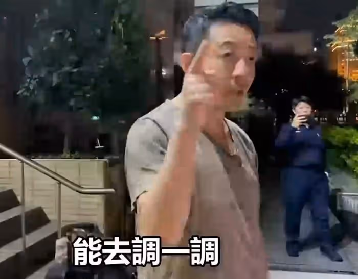 張蘭曝汪小菲失控原因,暗示大S對孩子動手:小玥兒全身都抓破了