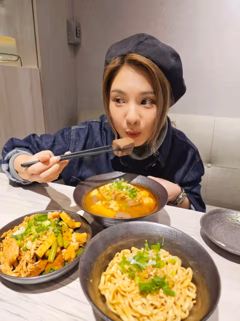 獨家｜「最美闆娘」拼了！砸百萬賣川滷味　恐不務正業「裸退」經紀人說話了　