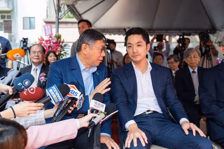 柯文哲不忍了！同台蔣萬安激辯「台智光案」　現場對話曝光