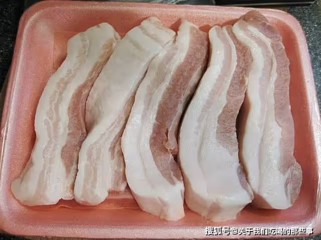 腌鹹肉別直接抹鹽,牢記「1炒2抹3壓」,鹹肉更軟嫩,咸香不肥膩