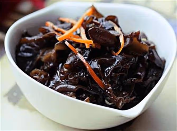 熟的木耳隔夜能不能吃?吃了隔夜的木耳會中毒?可別輕信網絡傳言
