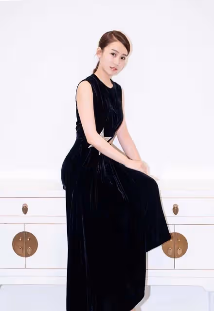 《北轍南轅》里的馮希私下穿搭也很有女人味,讓人保護欲爆棚