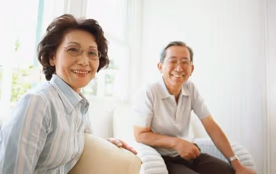 公公去世婆婆來兒子家養老,半年後婆婆要跟鄰居再婚,兒子很意外
