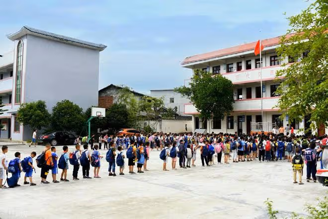 當年給兒子的女同學做了半年的午飯，她考上大學後，卻這樣報答我