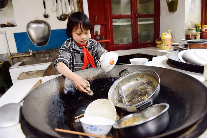 當年給兒子的女同學做了半年的午飯，她考上大學後，卻這樣報答我