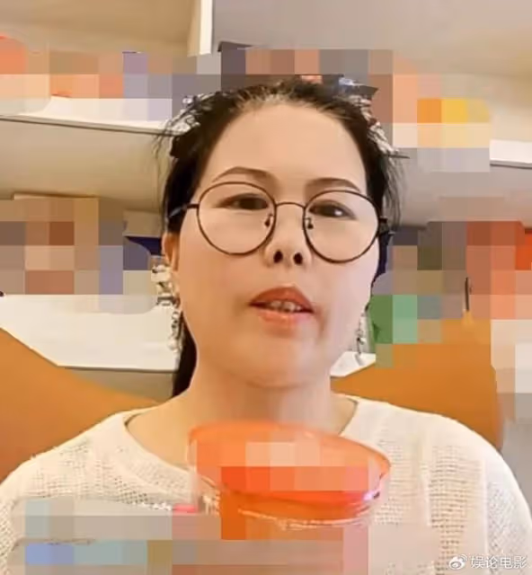 小楊阿姨直播，網友打聽八卦，她表示汪小菲太善良，會照顧好汪總
