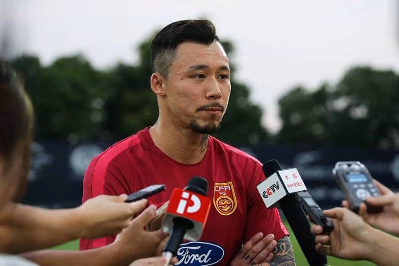 張琳芃暫時反悔退出國足的想法!網友:糊弄球迷大騙子