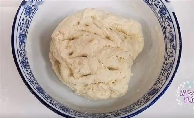 紅糖麻醬餅的做法,不用揉面,方法簡單又快速,吃一次就愛上了