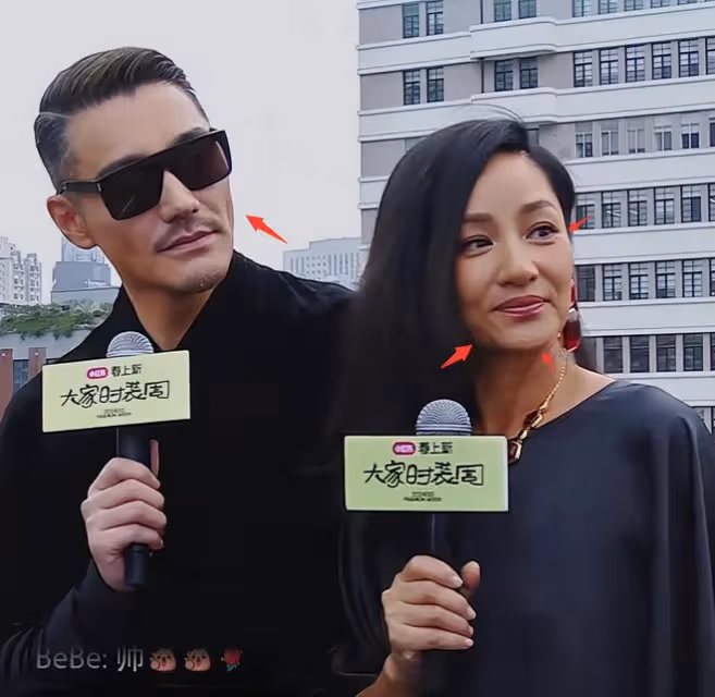 175cm瞿穎和189cm胡兵合體走秀!52歲瞿穎滿臉皺紋,胡兵老太多!