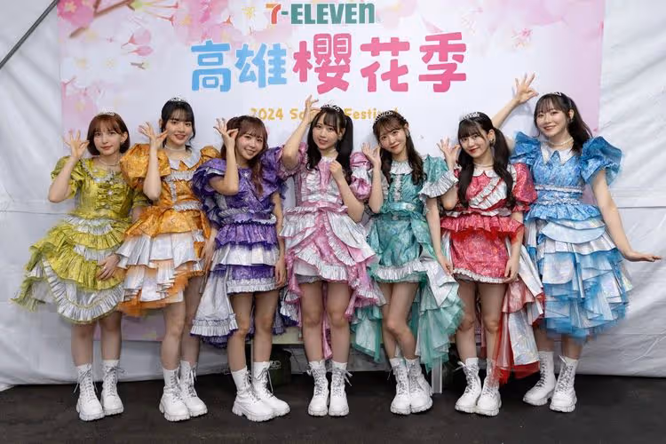 卡莉怪妞師妹開唱藏小抄被抓包！FRUITS ZIPPER來台放話吃百顆小籠包