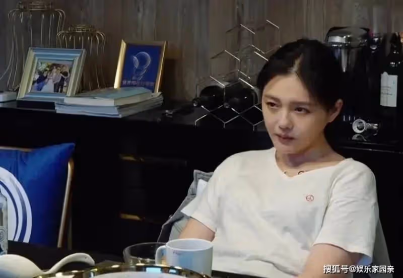 張蘭曝小玥兒全身撓破，怒斥具俊曄光膀子行走，給孫女造成威脅！