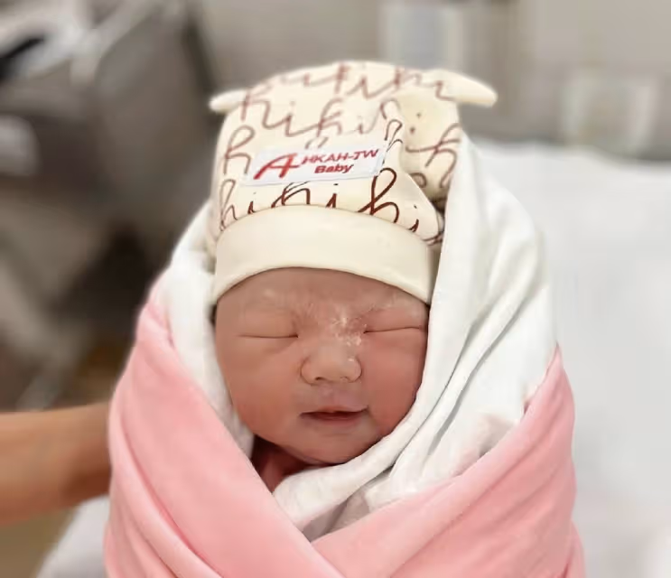 恭喜!香港人氣女星梁諾妍剖腹產女,或將和老公追生第三胎