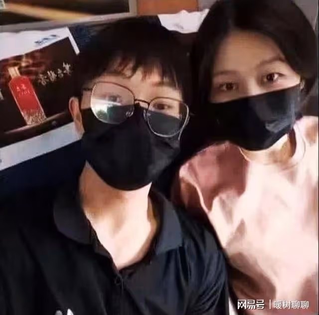 曝南航45歲女教授與男學生同居,街邊不雅照流出,大量隱私被扒!