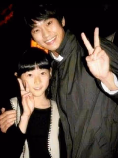 韓國知名女星，上傳和金秀賢合照，引發戀愛傳聞，兩人年齡差12歲