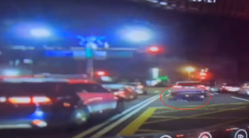 警匪槍戰｜他跳針5次狂轟「警吃案」：媽媽跪求也不給