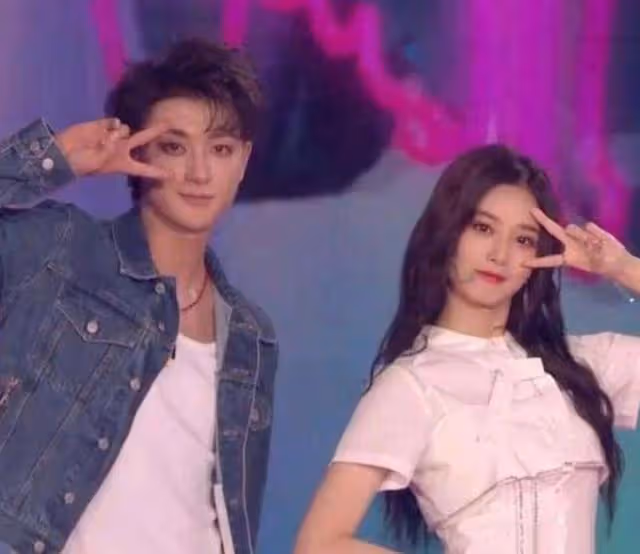 說謊被捉包網友曬照打臉!黃子韜回應和徐藝洋吃飯被拍:確實不對