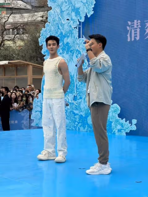 續翟瀟聞說錯霸王茶姬後，團員夏之光也口誤！網友：誰來抱抱茶王