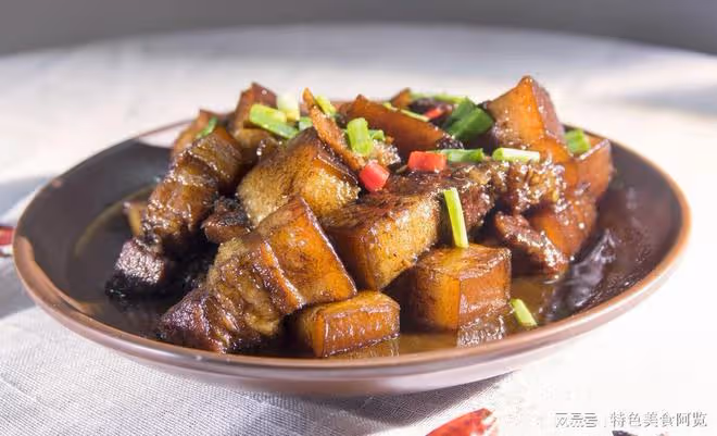 香氣四溢,口感酥爛的豆乾燒肉,讓你回味無窮