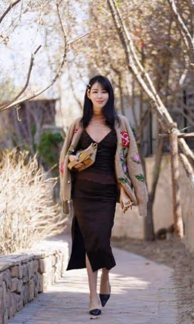 成時尚女性優雅減齡風格穿搭，展現不一樣的女人味兒