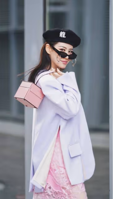 成時尚女性優雅減齡風格穿搭,展現不一樣的女人味兒