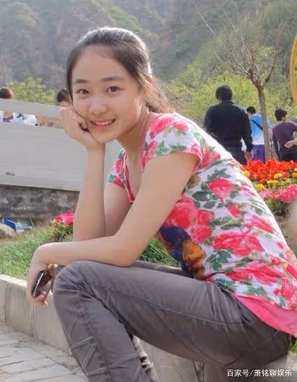 6歲出道為替母還債,因演哭戲一夜成名,如今23歲的她美到認不出