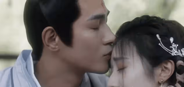 《與鳳行》里的最美女配,長著一張徐璐的臉,演技更是驚鴻一瞥