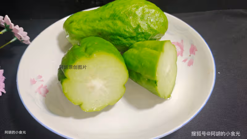 春天裡,雞湯、魚湯都不如這碗湯!多為家人煲一鍋,鮮味十足,滿口營養賽千金
