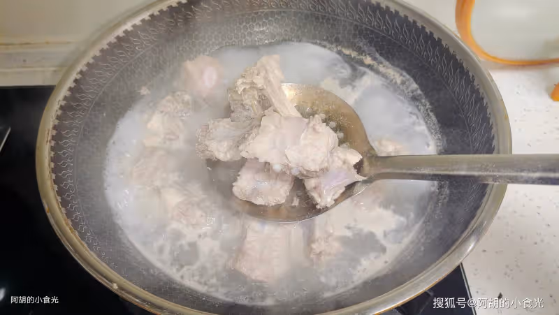 春天裡,雞湯、魚湯都不如這碗湯!多為家人煲一鍋,鮮味十足,滿口營養賽千金