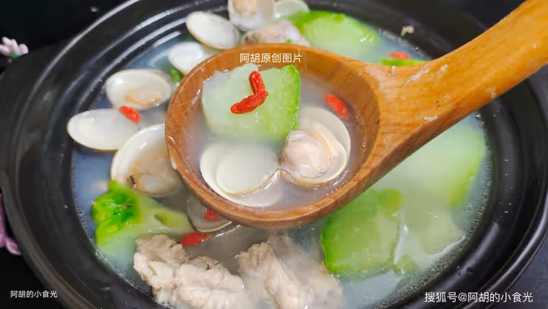 春天裡,雞湯、魚湯都不如這碗湯!多為家人煲一鍋,鮮味十足,滿口營養賽千金