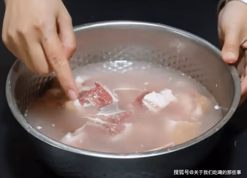 燉羊肉,最忌直接焯水,牢記3個技巧,肉嫩湯鮮,濃白好喝