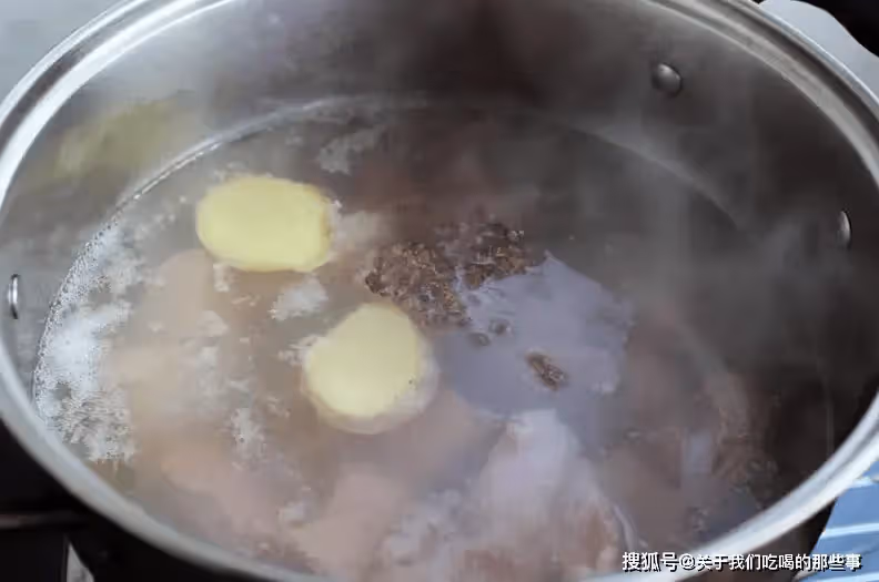 燉羊肉,最忌直接焯水,牢記3個技巧,肉嫩湯鮮,濃白好喝