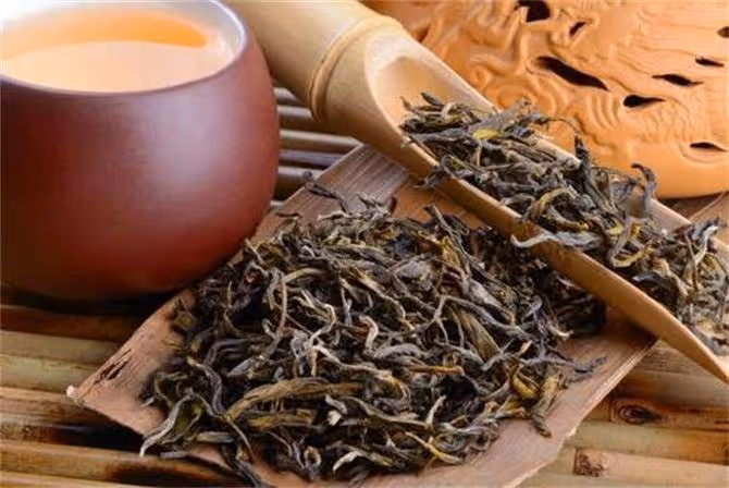 白茶是綠茶還是紅茶？白茶屬於什麼茶類？老茶客告訴你：越陳越香